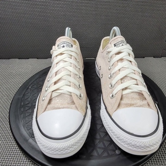 Converse - Picture 2 of 8